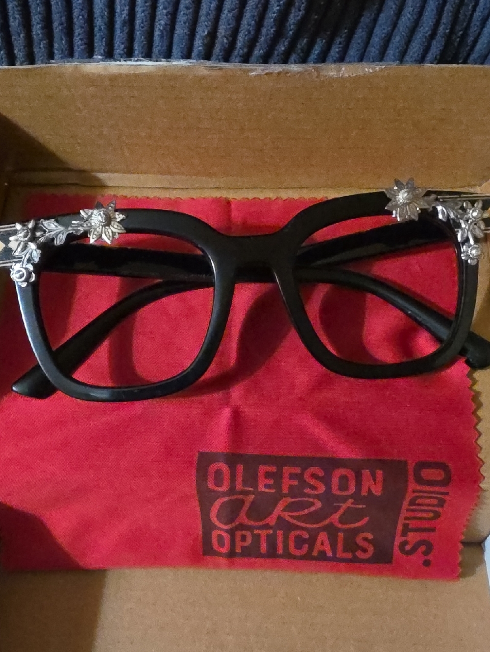 Black Floral Accent Cat-Eye Glasses